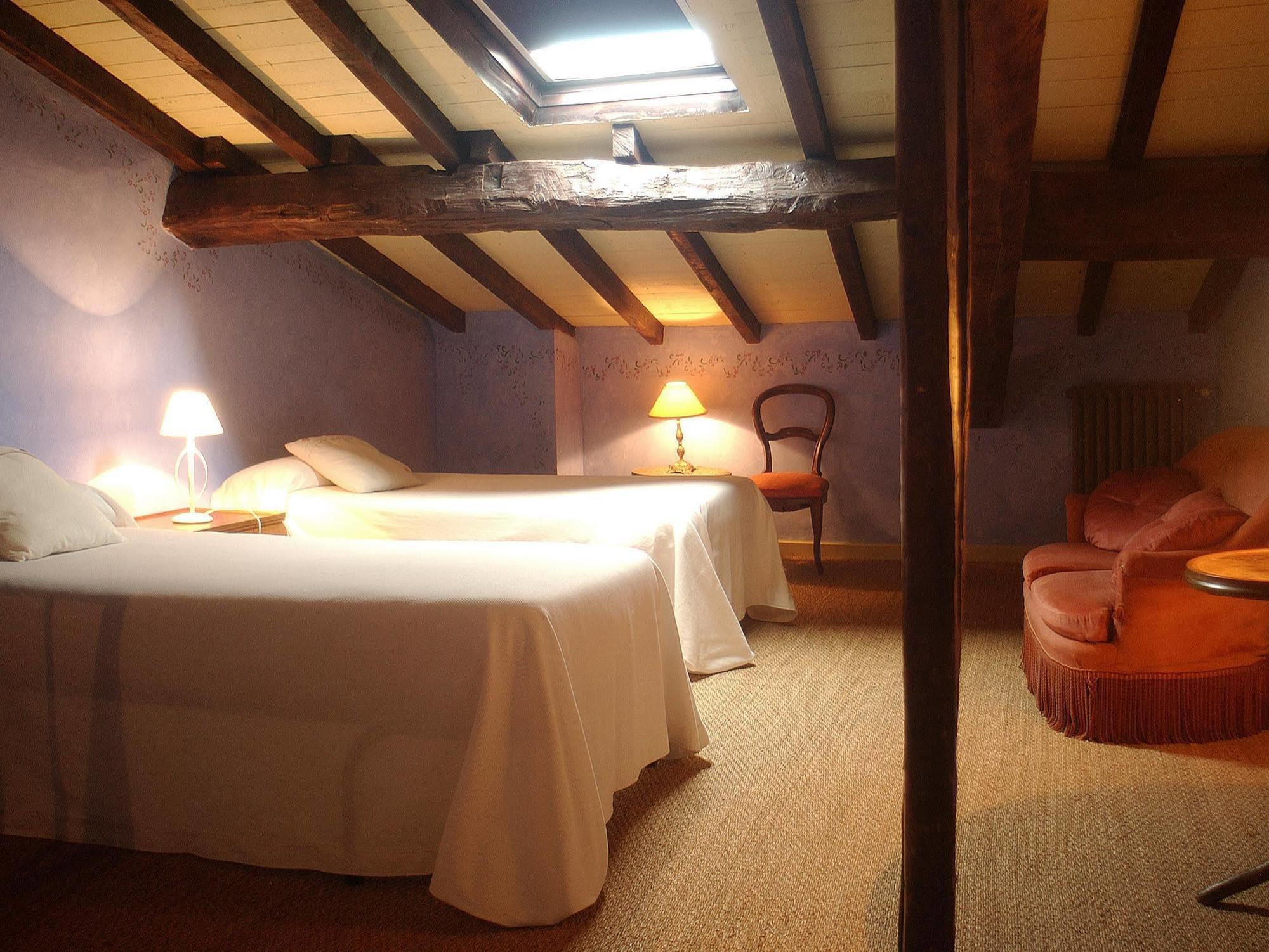Hospederia Senorio De Brinas Hotel Exterior photo